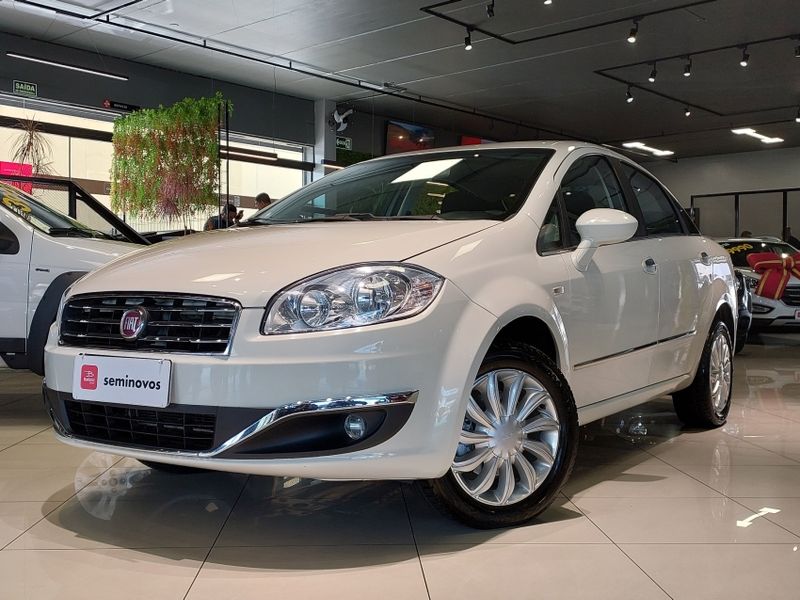 Fiat LINEA 1.8 ESSENCE 16V FLEX 4P AUTOMATIZADO 2015/2016 BETIOLO NOVOS E SEMINOVOS LAJEADO / Carros no Vale Fiat LINEA 1.8 ESSENCE 16V FLEX 4P AUTOMATIZADO 2015/2016 BETIOLO NOVOS E SEMINOVOS LAJEADO / Carros no Vale