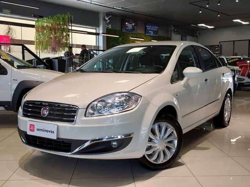 Fiat LINEA 1.8 ESSENCE 16V FLEX 4P AUTOMATIZADO 2015/2016 BETIOLO NOVOS E SEMINOVOS LAJEADO / Carros no Vale Fiat LINEA 1.8 ESSENCE 16V FLEX 4P AUTOMATIZADO 2015/2016 BETIOLO NOVOS E SEMINOVOS LAJEADO / Carros no Vale