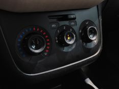 Fiat LINEA 1.8 ESSENCE 16V FLEX 4P AUTOMATIZADO 2015/2016 BETIOLO NOVOS E SEMINOVOS LAJEADO / Carros no Vale