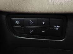 Fiat LINEA 1.8 ESSENCE 16V FLEX 4P AUTOMATIZADO 2015/2016 BETIOLO NOVOS E SEMINOVOS LAJEADO / Carros no Vale