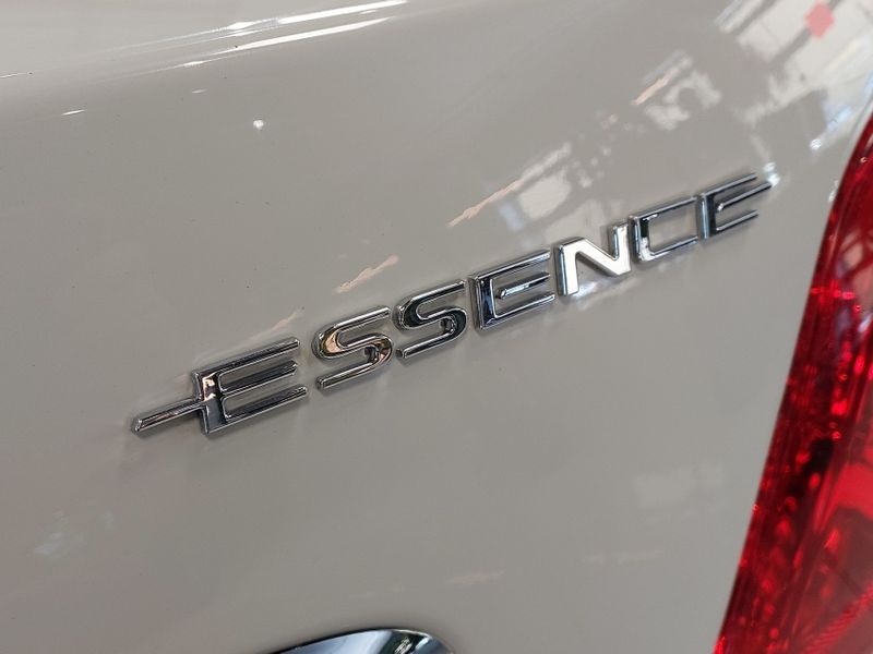 Fiat LINEA 1.8 ESSENCE 16V FLEX 4P AUTOMATIZADO 2015/2016 BETIOLO NOVOS E SEMINOVOS LAJEADO / Carros no Vale Fiat LINEA 1.8 ESSENCE 16V FLEX 4P AUTOMATIZADO 2015/2016 BETIOLO NOVOS E SEMINOVOS LAJEADO / Carros no Vale