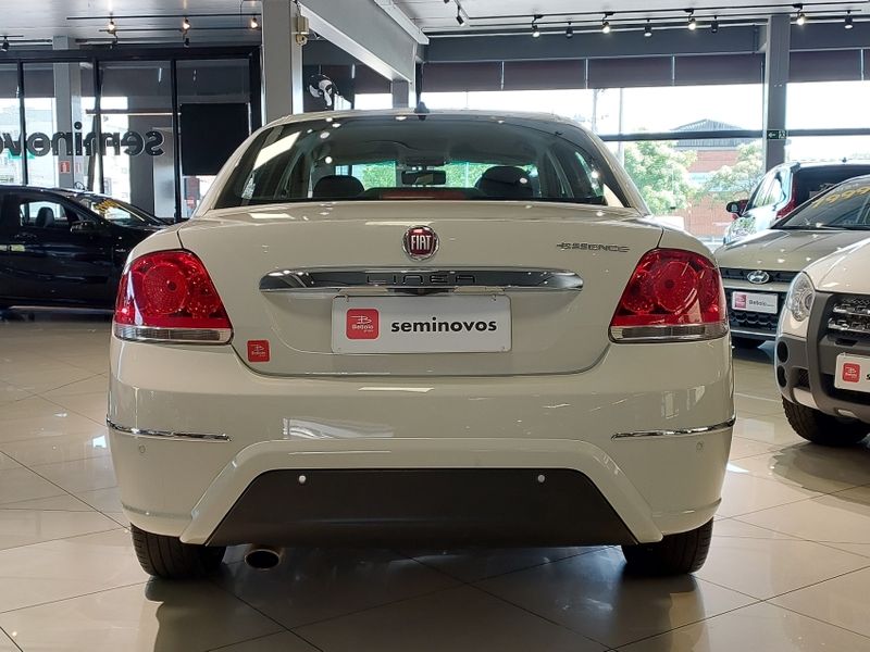 Fiat LINEA 1.8 ESSENCE 16V FLEX 4P AUTOMATIZADO 2015/2016 BETIOLO NOVOS E SEMINOVOS LAJEADO / Carros no Vale Fiat LINEA 1.8 ESSENCE 16V FLEX 4P AUTOMATIZADO 2015/2016 BETIOLO NOVOS E SEMINOVOS LAJEADO / Carros no Vale