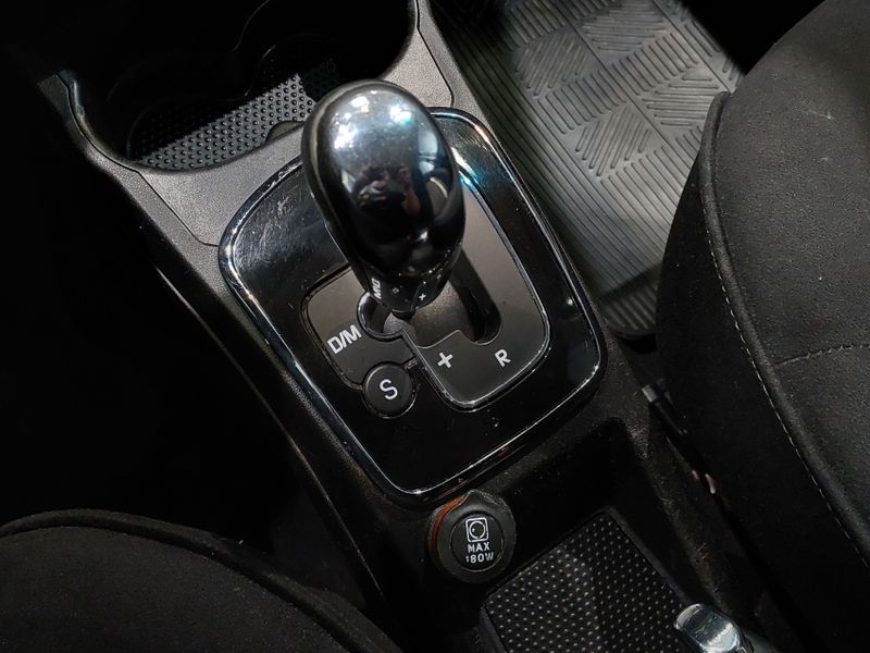 Fiat LINEA 1.8 ESSENCE 16V FLEX 4P AUTOMATIZADO 2015/2016 BETIOLO NOVOS E SEMINOVOS LAJEADO / Carros no Vale Fiat LINEA 1.8 ESSENCE 16V FLEX 4P AUTOMATIZADO 2015/2016 BETIOLO NOVOS E SEMINOVOS LAJEADO / Carros no Vale