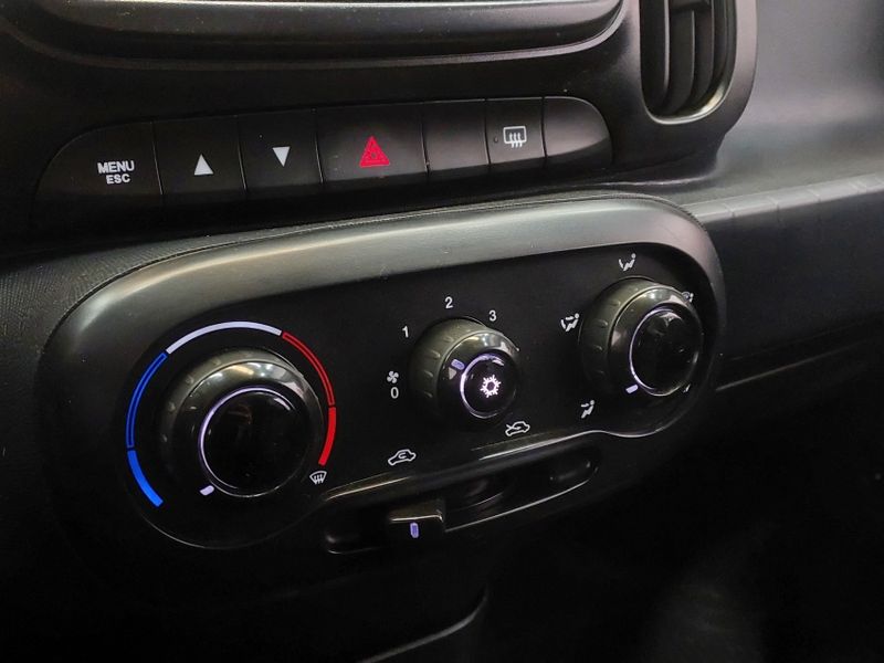 Fiat MOBI 1.0 EVO FLEX LIKE MANUAL 2022/2023 BETIOLO NOVOS E SEMINOVOS LAJEADO / Carros no Vale