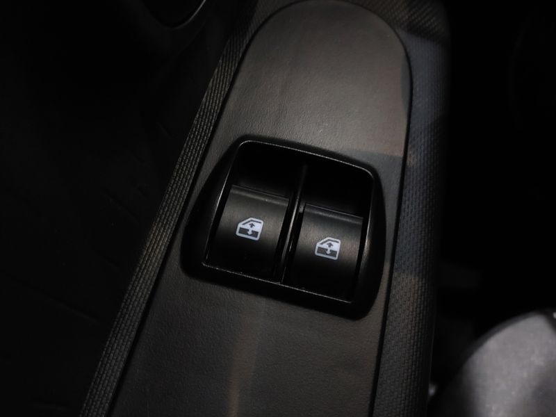 Fiat MOBI 1.0 EVO FLEX LIKE MANUAL 2024/2025 BETIOLO NOVOS E SEMINOVOS LAJEADO / Carros no Vale