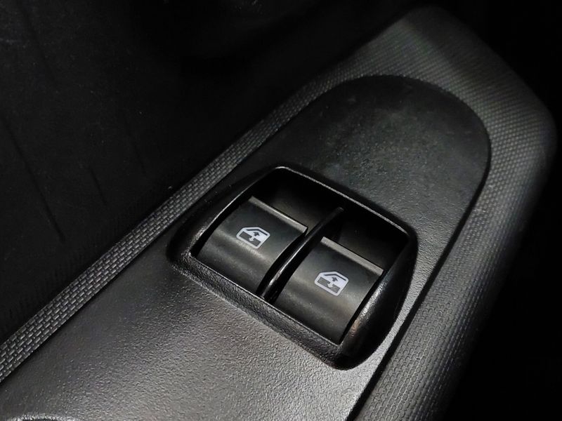 Fiat MOBI 1.0 EVO FLEX LIKE MANUAL 2023/2023 BETIOLO NOVOS E SEMINOVOS LAJEADO / Carros no Vale