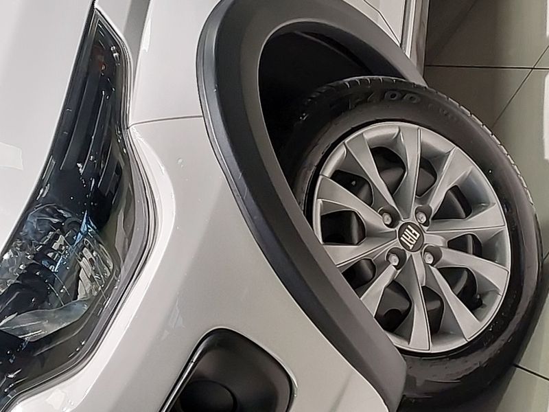 Fiat MOBI 1.0 EVO FLEX LIKE MANUAL 2022/2023 BETIOLO NOVOS E SEMINOVOS LAJEADO / Carros no Vale