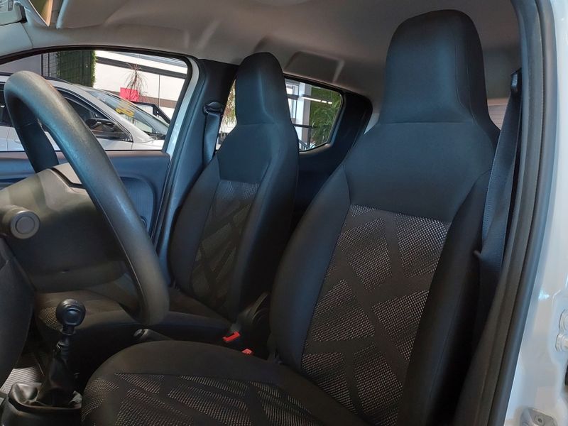 Fiat MOBI 1.0 EVO FLEX LIKE MANUAL 2023/2024 BETIOLO NOVOS E SEMINOVOS LAJEADO / Carros no Vale Fiat MOBI 1.0 EVO FLEX LIKE MANUAL 2023/2024 BETIOLO NOVOS E SEMINOVOS LAJEADO / Carros no Vale