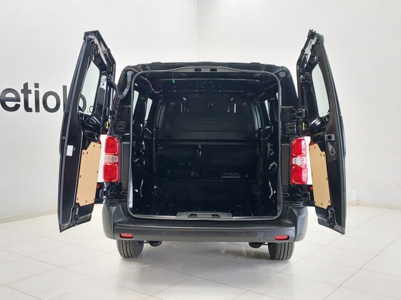 Fiat SCUDO 2.2 TURBO DIESEL MULTI MANUAL 2025/2026 BETIOLO NOVOS E SEMINOVOS LAJEADO / Carros no Vale Fiat SCUDO 2.2 TURBO DIESEL MULTI MANUAL 2025/2026 BETIOLO NOVOS E SEMINOVOS LAJEADO / Carros no Vale