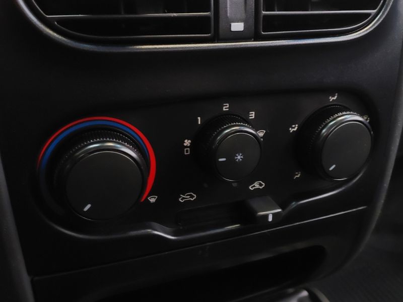 Fiat STRADA 1.4 MPI WORKING CE 8V FLEX 2P MANUAL 2013/2013 BETIOLO NOVOS E SEMINOVOS LAJEADO / Carros no Vale Fiat STRADA 1.4 MPI WORKING CE 8V FLEX 2P MANUAL 2013/2013 BETIOLO NOVOS E SEMINOVOS LAJEADO / Carros no Vale