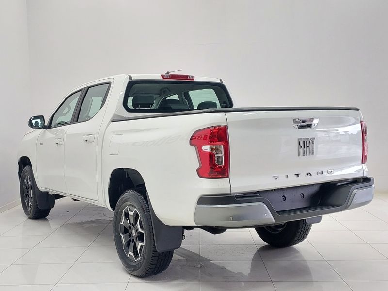 Fiat TITANO 2.2 TURBO DIESEL VOLCANO 4X4 AT8 2025/2026 BETIOLO NOVOS E SEMINOVOS LAJEADO / Carros no Vale