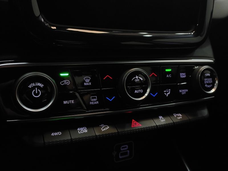 Fiat TORO 2.0 16V TURBO DIESEL VOLCANO 4WD AT9 2025/2025 BETIOLO NOVOS E SEMINOVOS LAJEADO / Carros no Vale