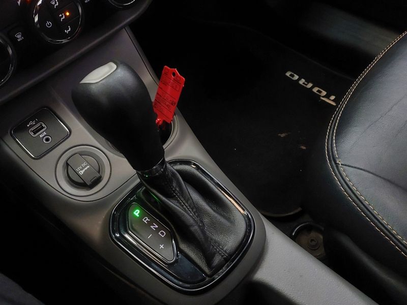 Fiat TORO 2.4 16V MULTIAIR FLEX VOLCANO AT9 2019/2020 BETIOLO NOVOS E SEMINOVOS LAJEADO / Carros no Vale