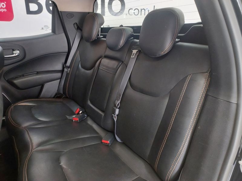 Fiat TORO 2.4 16V MULTIAIR FLEX VOLCANO AT9 2019/2020 BETIOLO NOVOS E SEMINOVOS LAJEADO / Carros no Vale