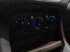 Ford KA 1.0 TI-VCT FLEX SE MANUAL 2017/2018 BETIOLO NOVOS E SEMINOVOS LAJEADO / Carros no Vale