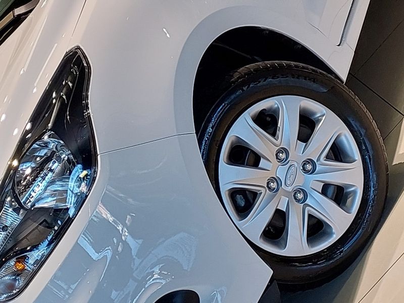 Ford KA 1.0 TI-VCT FLEX SE MANUAL 2017/2018 BETIOLO NOVOS E SEMINOVOS LAJEADO / Carros no Vale