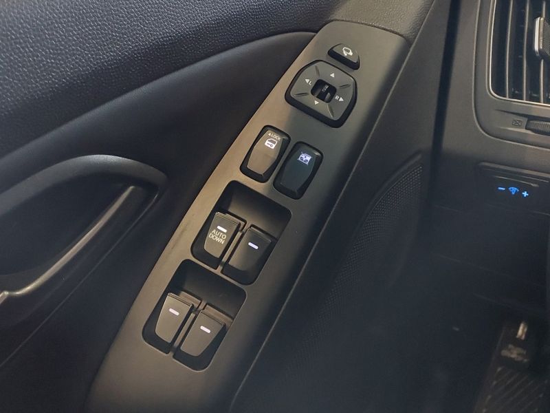 Hyundai IX35 2.0 MPFI GL 16V FLEX 4P AUTOMÁTICO 2017/2018 BETIOLO NOVOS E SEMINOVOS LAJEADO / Carros no Vale