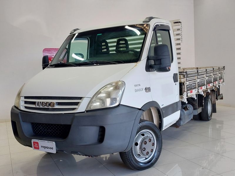 Iveco Daily CHASSI 55C16 2P 3.0 DIESEL 2011/2011 BETIOLO NOVOS E SEMINOVOS LAJEADO / Carros no Vale