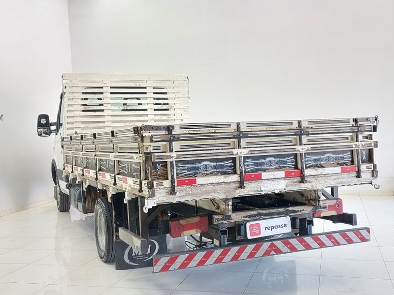 Iveco Daily CHASSI 55C16 2P 3.0 DIESEL 2011/2011 BETIOLO NOVOS E SEMINOVOS LAJEADO / Carros no Vale