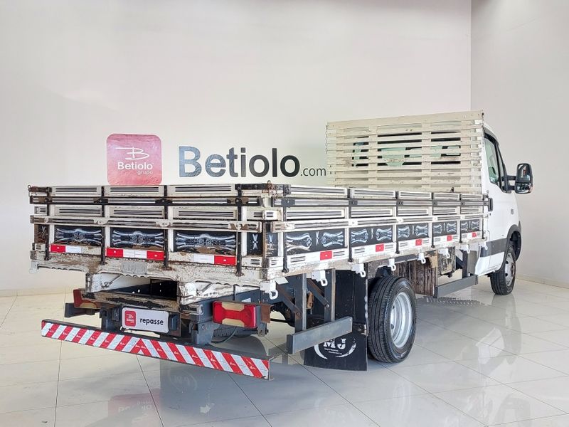 Iveco Daily CHASSI 55C16 2P 3.0 DIESEL 2011/2011 BETIOLO NOVOS E SEMINOVOS LAJEADO / Carros no Vale