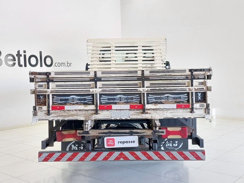 Iveco Daily CHASSI 55C16 2P 3.0 DIESEL 2011/2011 BETIOLO NOVOS E SEMINOVOS LAJEADO / Carros no Vale