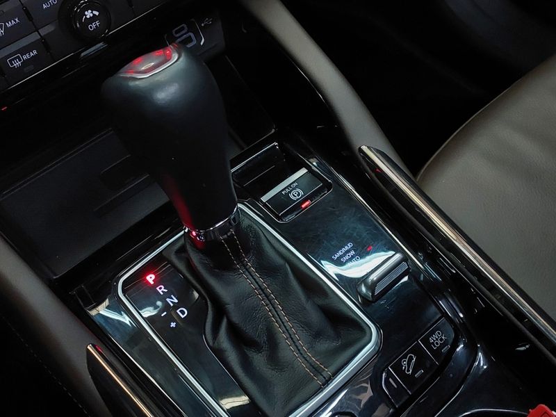 JEEP COMMANDER 2.0 TD380 TURBO DIESEL OVERLAND AT9 2022/2023 BETIOLO NOVOS E SEMINOVOS LAJEADO / Carros no Vale