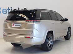 JEEP COMMANDER 2.0 TD380 TURBO DIESEL OVERLAND AT9 2022/2023 BETIOLO NOVOS E SEMINOVOS LAJEADO / Carros no Vale