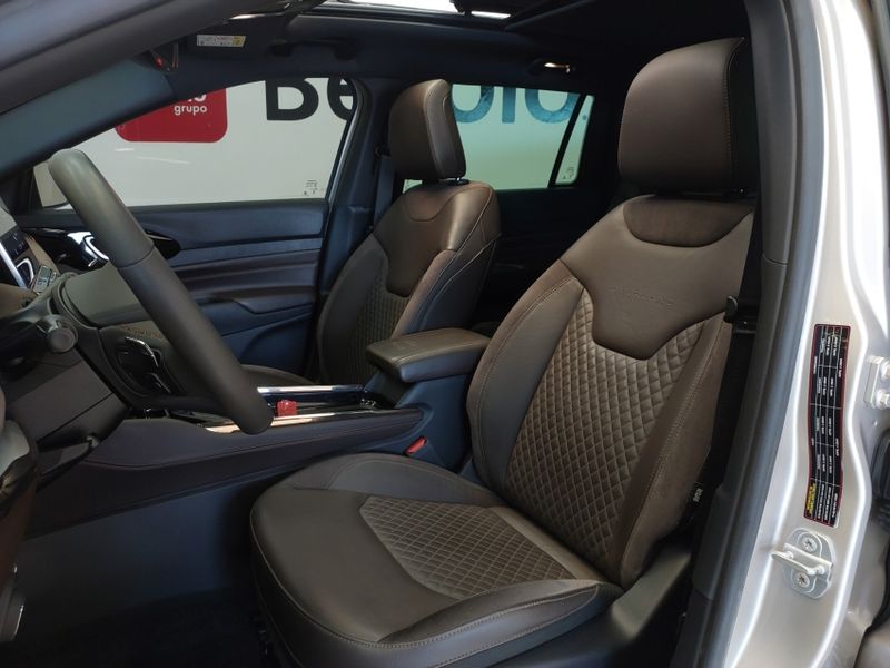 JEEP COMMANDER 2.0 TD380 TURBO DIESEL OVERLAND AT9 2022/2023 BETIOLO NOVOS E SEMINOVOS LAJEADO / Carros no Vale