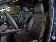 JEEP COMMANDER 2.0 TD380 TURBO DIESEL OVERLAND AT9 2021/2022 BETIOLO NOVOS E SEMINOVOS LAJEADO / Carros no Vale