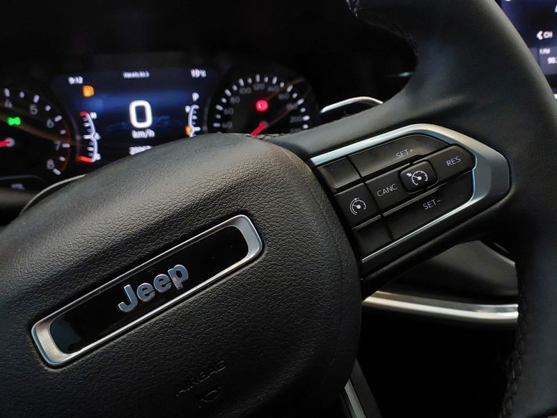 JEEP COMPASS 1.3 T270 TURBO FLEX LONGITUDE AT6 2023/2024 BETIOLO NOVOS E SEMINOVOS LAJEADO / Carros no Vale JEEP COMPASS 1.3 T270 TURBO FLEX LONGITUDE AT6 2023/2024 BETIOLO NOVOS E SEMINOVOS LAJEADO / Carros no Vale