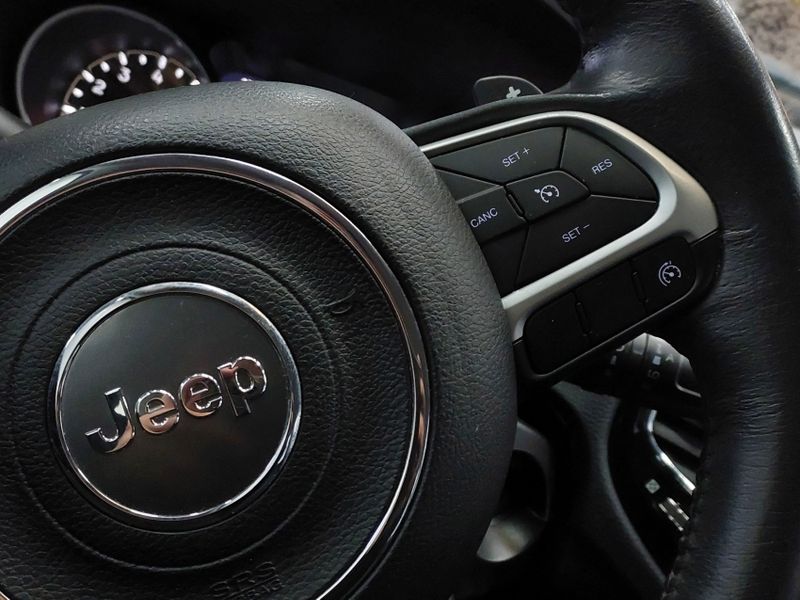 JEEP COMPASS 2.0 16V FLEX LIMITED AUTOMÁTICO 2020/2021 BETIOLO NOVOS E SEMINOVOS LAJEADO / Carros no Vale