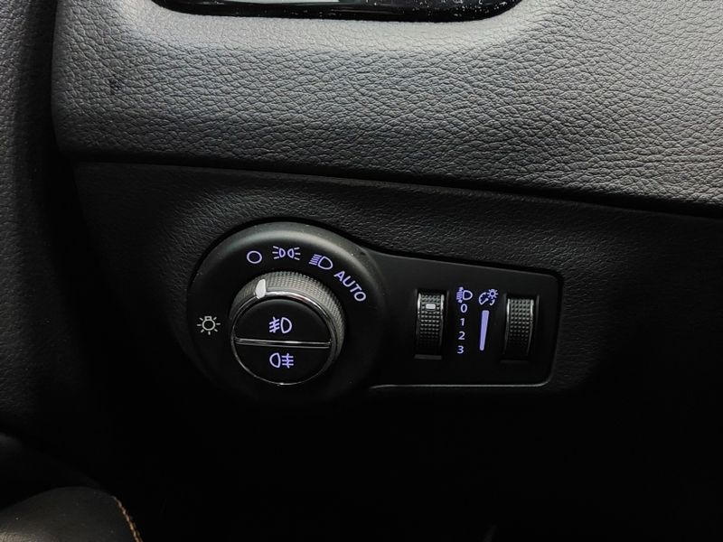 JEEP COMPASS 2.0 16V FLEX LIMITED AUTOMÁTICO 2020/2021 BETIOLO NOVOS E SEMINOVOS LAJEADO / Carros no Vale