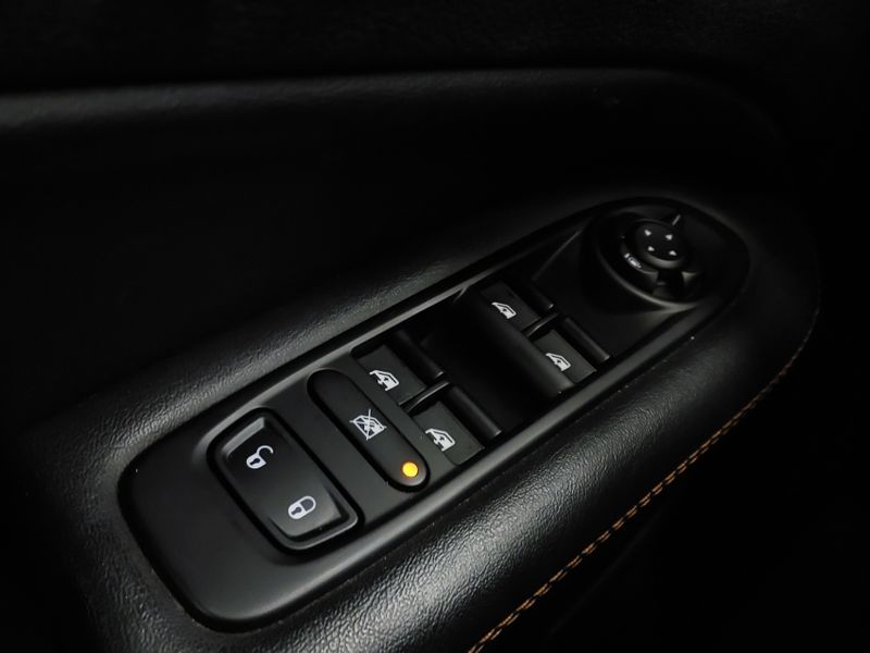 JEEP COMPASS 2.0 16V FLEX LIMITED AUTOMÁTICO 2020/2021 BETIOLO NOVOS E SEMINOVOS LAJEADO / Carros no Vale