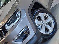 JEEP COMPASS 2.0 16V FLEX SPORT AUTOMÁTICO 2018/2018 BETIOLO NOVOS E SEMINOVOS LAJEADO / Carros no Vale