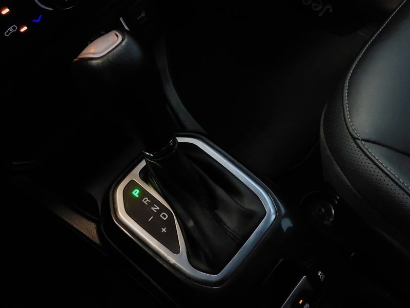 JEEP RENEGADE 1.3 T270 TURBO FLEX LONGITUDE AT6 2023/2023 BETIOLO NOVOS E SEMINOVOS LAJEADO / Carros no Vale