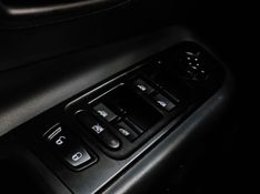 JEEP RENEGADE 1.3 T270 TURBO FLEX LONGITUDE AT6 2023/2023 BETIOLO NOVOS E SEMINOVOS LAJEADO / Carros no Vale