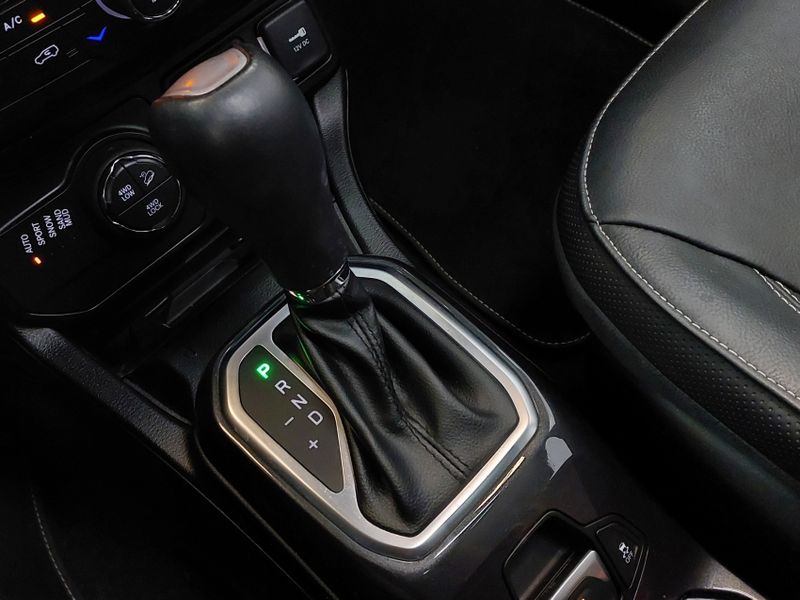 JEEP RENEGADE 1.3 T270 TURBO FLEX S 4X4 AT9 2022/2023 BETIOLO NOVOS E SEMINOVOS LAJEADO / Carros no Vale JEEP RENEGADE 1.3 T270 TURBO FLEX S 4X4 AT9 2022/2023 BETIOLO NOVOS E SEMINOVOS LAJEADO / Carros no Vale