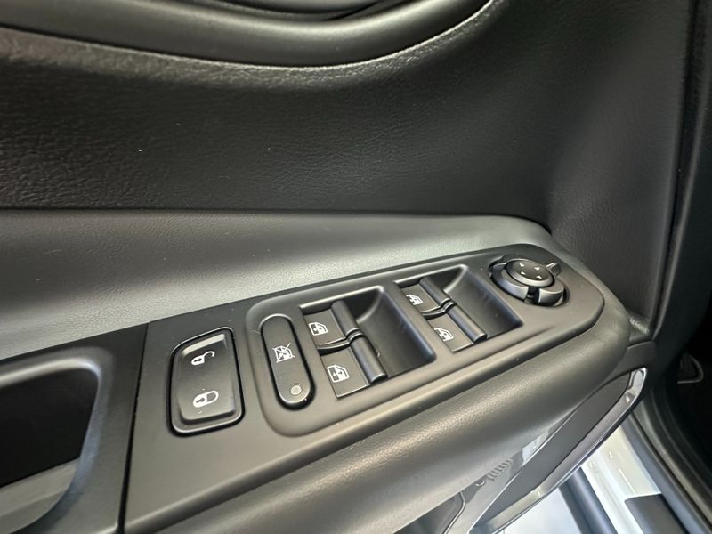 JEEP RENEGADE 1.3 T270 TURBO FLEX SAHARA AT6 2024/2025 BETIOLO NOVOS E SEMINOVOS LAJEADO / Carros no Vale JEEP RENEGADE 1.3 T270 TURBO FLEX SAHARA AT6 2024/2025 BETIOLO NOVOS E SEMINOVOS LAJEADO / Carros no Vale