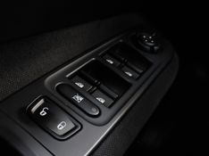 JEEP RENEGADE 1.8 16V FLEX SPORT 4P AUTOMÁTICO 2021/2021 BETIOLO NOVOS E SEMINOVOS LAJEADO / Carros no Vale