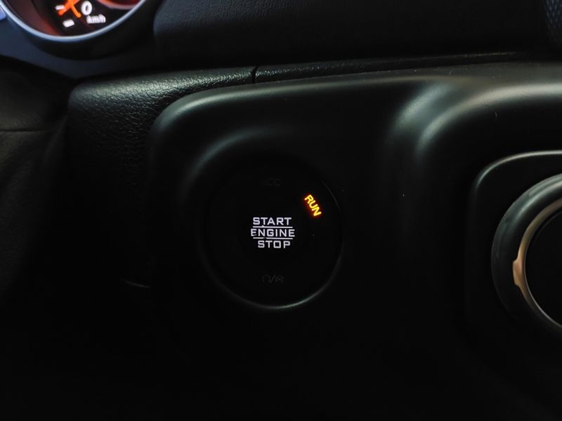 JEEP WRANGLER 2.0 TURBO GASOLINA UNLIMITED OVERLAND 4P 4X4 AT8 2021/2021 BETIOLO NOVOS E SEMINOVOS LAJEADO / Carros no Vale