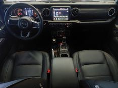 JEEP WRANGLER 2.0 TURBO GASOLINA UNLIMITED OVERLAND 4P 4X4 AT8 2021/2021 BETIOLO NOVOS E SEMINOVOS LAJEADO / Carros no Vale