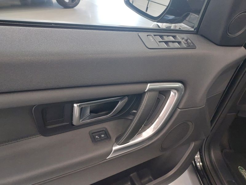 Land Rover DISCOVERY SPORT 2.0 16V SI4 TURBO FLEX HSE 4P AUTOMÁTICO 2017/2018 BETIOLO NOVOS E SEMINOVOS LAJEADO / Carros no Vale Land Rover DISCOVERY SPORT 2.0 16V SI4 TURBO FLEX HSE 4P AUTOMÁTICO 2017/2018 BETIOLO NOVOS E SEMINOVOS LAJEADO / Carros no Vale