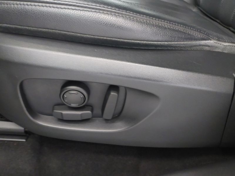 Land Rover DISCOVERY SPORT 2.0 16V SI4 TURBO FLEX HSE 4P AUTOMÁTICO 2017/2018 BETIOLO NOVOS E SEMINOVOS LAJEADO / Carros no Vale Land Rover DISCOVERY SPORT 2.0 16V SI4 TURBO FLEX HSE 4P AUTOMÁTICO 2017/2018 BETIOLO NOVOS E SEMINOVOS LAJEADO / Carros no Vale