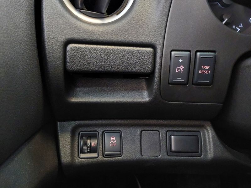 Nissan FRONTIER 2.3 16V TURBO DIESEL XE CD 4X4 AUTOMÁTICO 2023/2024 BETIOLO NOVOS E SEMINOVOS LAJEADO / Carros no Vale Nissan FRONTIER 2.3 16V TURBO DIESEL XE CD 4X4 AUTOMÁTICO 2023/2024 BETIOLO NOVOS E SEMINOVOS LAJEADO / Carros no Vale