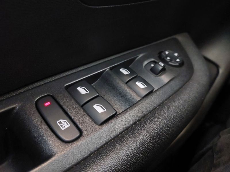 Peugeot 208 1.6 16V FLEX GRIFFE AT6 2021/2021 BETIOLO NOVOS E SEMINOVOS LAJEADO / Carros no Vale Peugeot 208 1.6 16V FLEX GRIFFE AT6 2021/2021 BETIOLO NOVOS E SEMINOVOS LAJEADO / Carros no Vale