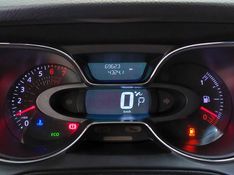 Renault CAPTUR 1.6 16V SCE FLEX INTENSE X-TRONIC 2018/2018 BETIOLO NOVOS E SEMINOVOS LAJEADO / Carros no Vale