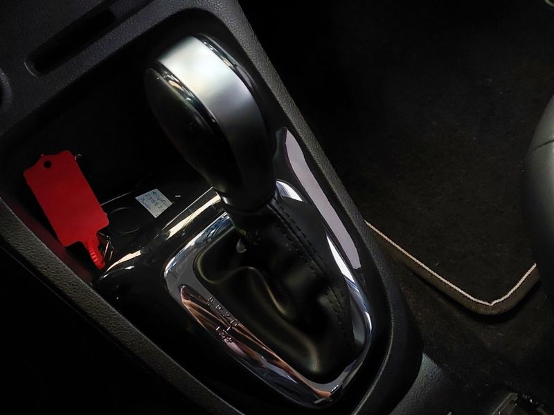 Renault CAPTUR 1.6 16V SCE FLEX INTENSE X-TRONIC 2018/2018 BETIOLO NOVOS E SEMINOVOS LAJEADO / Carros no Vale