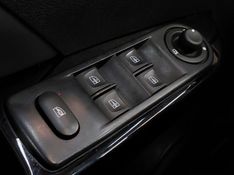 Renault CAPTUR 1.6 16V SCE FLEX INTENSE X-TRONIC 2018/2018 BETIOLO NOVOS E SEMINOVOS LAJEADO / Carros no Vale