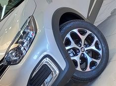 Renault CAPTUR 1.6 16V SCE FLEX INTENSE X-TRONIC 2018/2018 BETIOLO NOVOS E SEMINOVOS LAJEADO / Carros no Vale