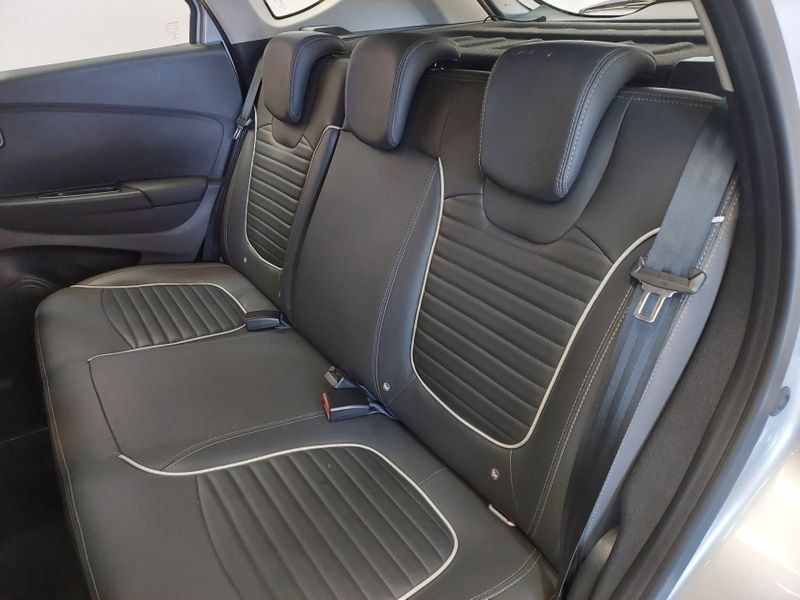 Renault CAPTUR 1.6 16V SCE FLEX INTENSE X-TRONIC 2018/2018 BETIOLO NOVOS E SEMINOVOS LAJEADO / Carros no Vale